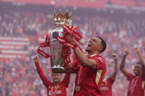 利物浦英超击败阿森纳努涅斯抽射得分(英超阿利森送点 利物浦01主场68场)